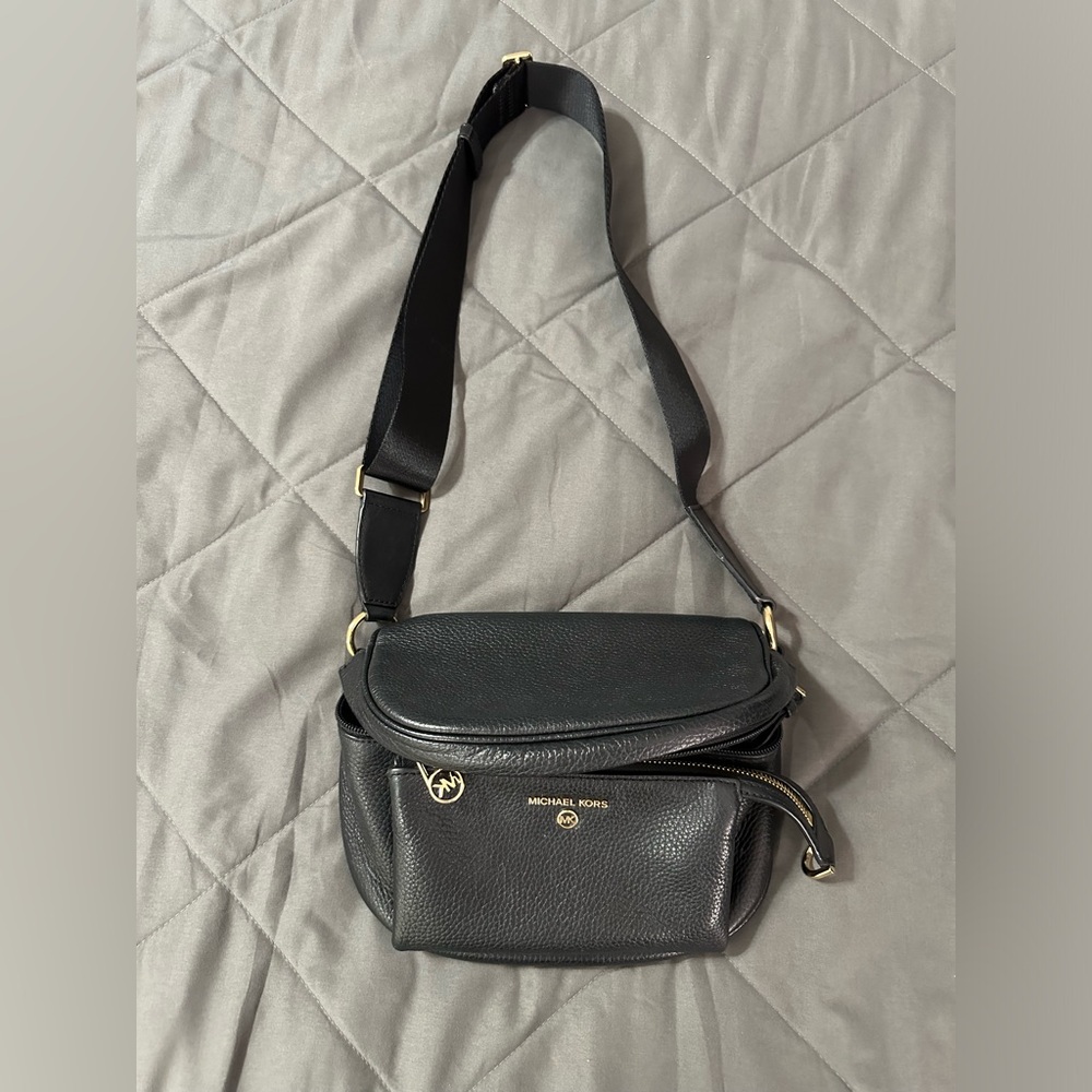 Michael Kors Black Crossbody Sling Bum Fanny Pack Bag